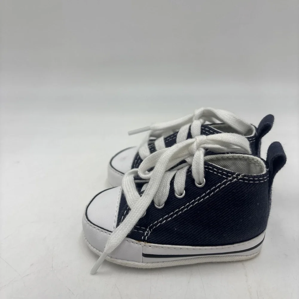 Converse this lot